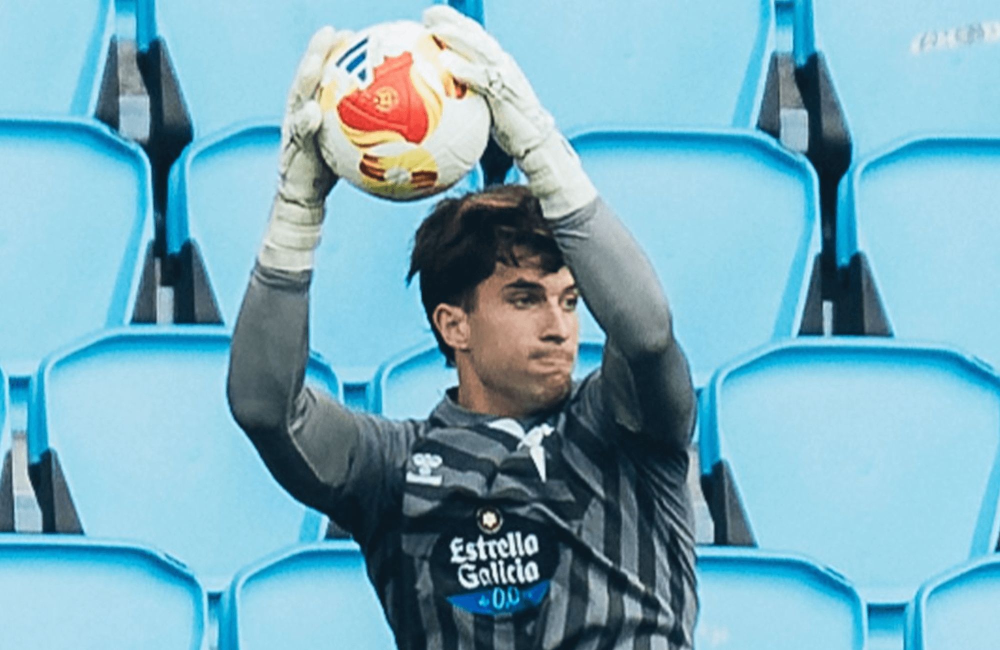 Coke Carrillo ante la Ponferradina.