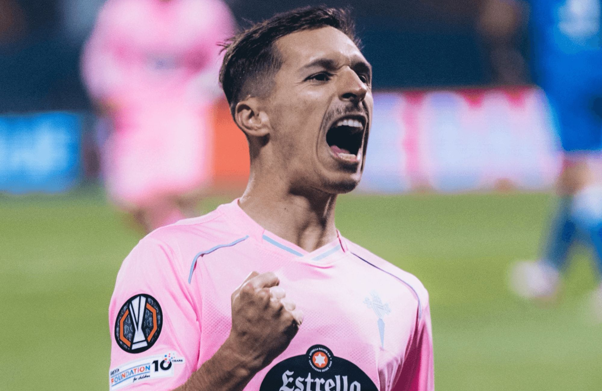  Bryan Zaragoza ante el Dinamo Zagreb.