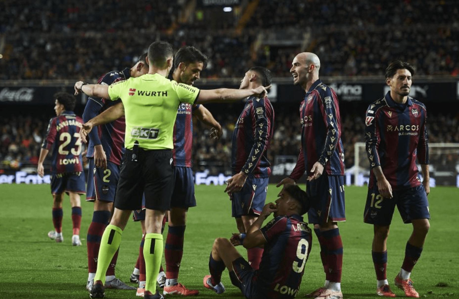 El Levante toca fondo en Mestalla