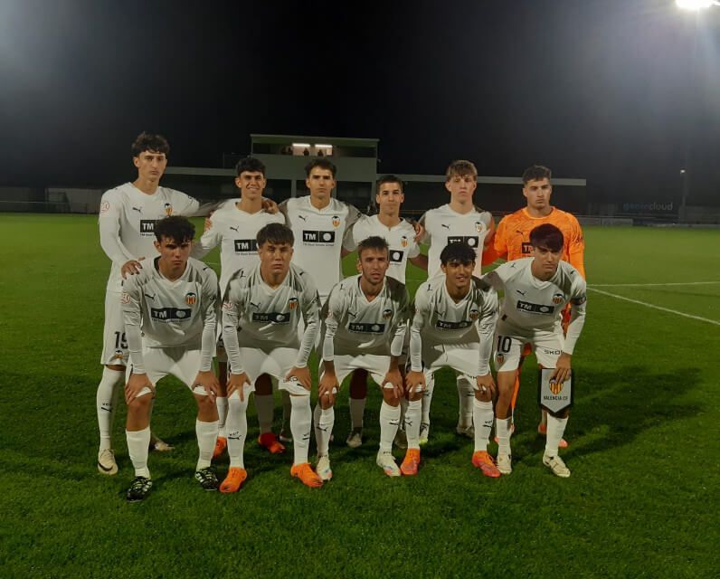  El VCF Mestalla que no levanta cabeza en España sigue arrasando en la Premier