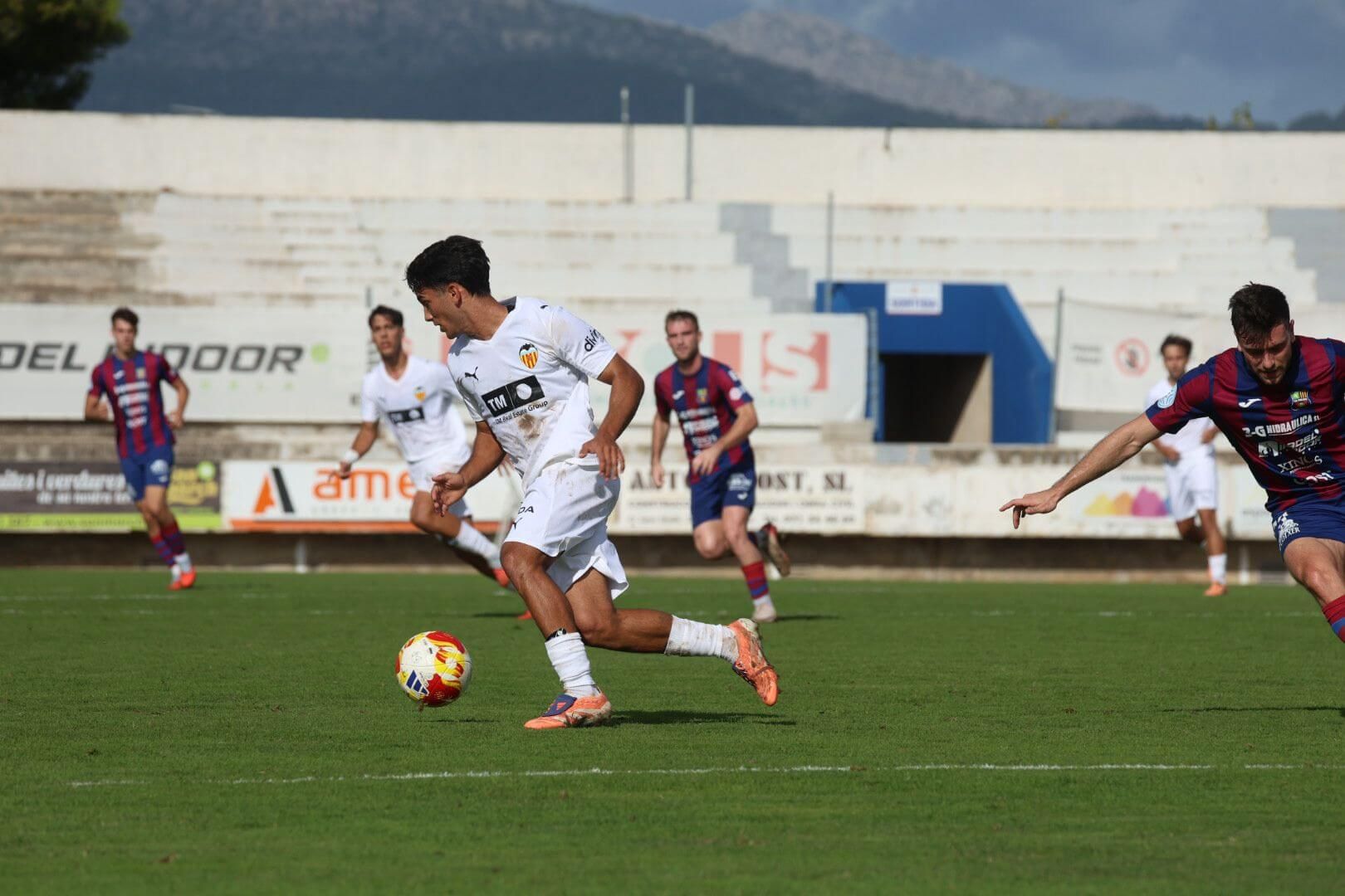  El VCF Mestalla vende cara su derrota en casa del líder (1-0)