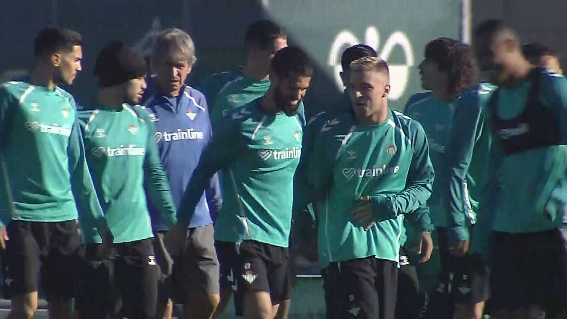  La charla de Manuel Pellegrini con Ez Abde.