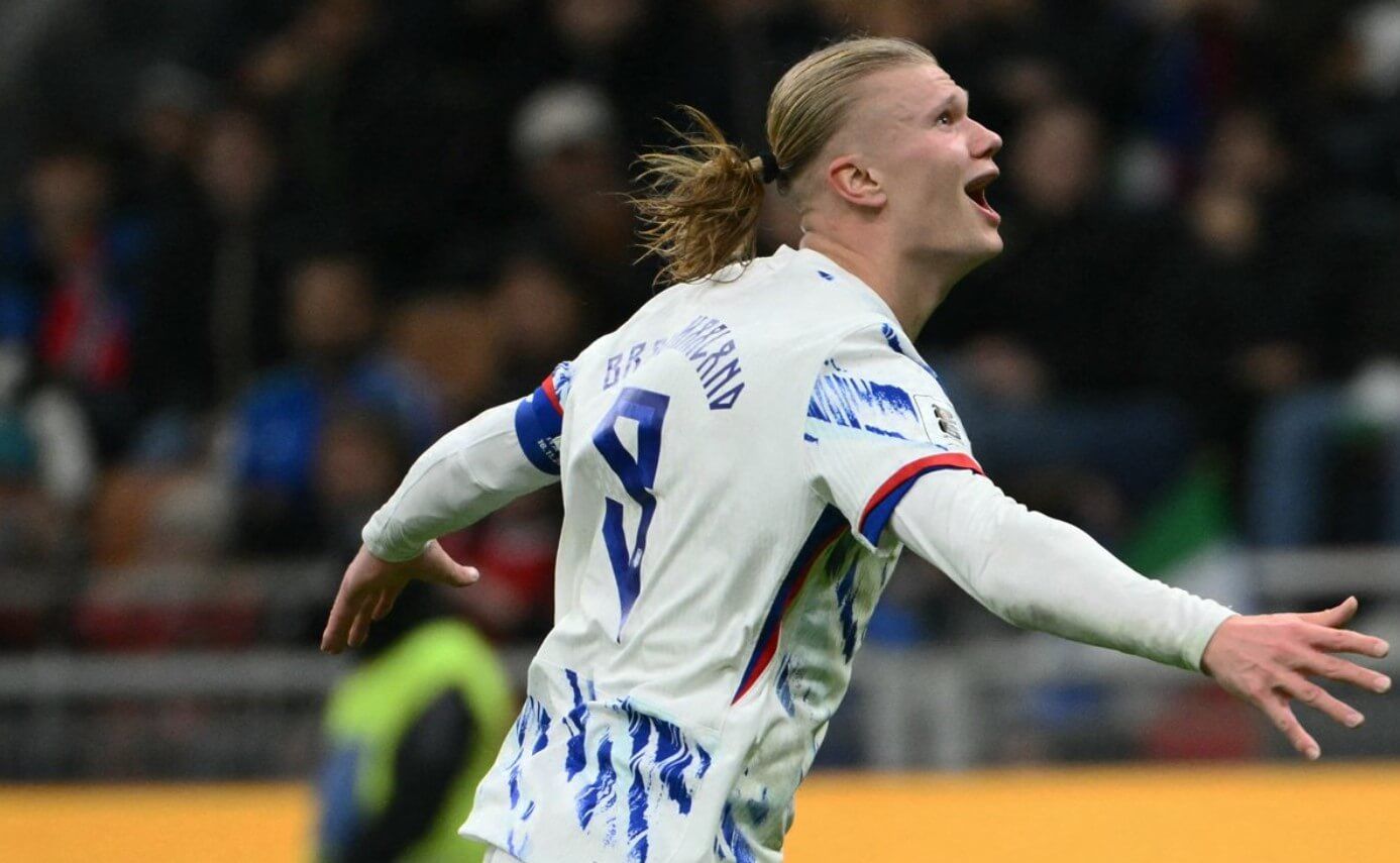  Erling Haaland celebra uno de sus goles en el Italia - Noruega.