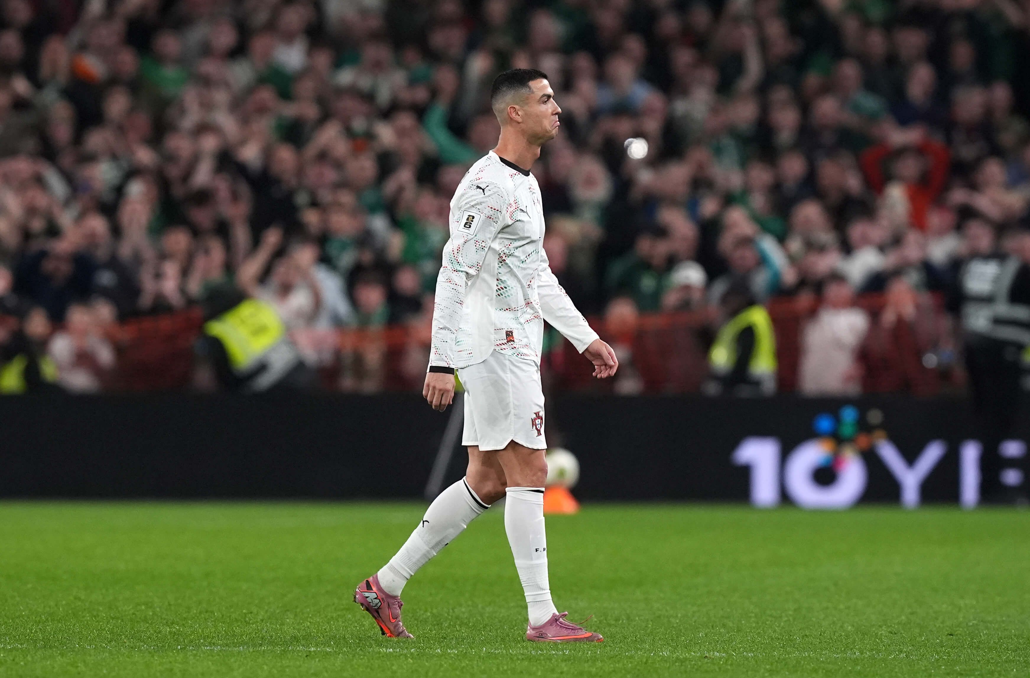 Cristiano Ronaldo marchándose expulsado (Europa Press)