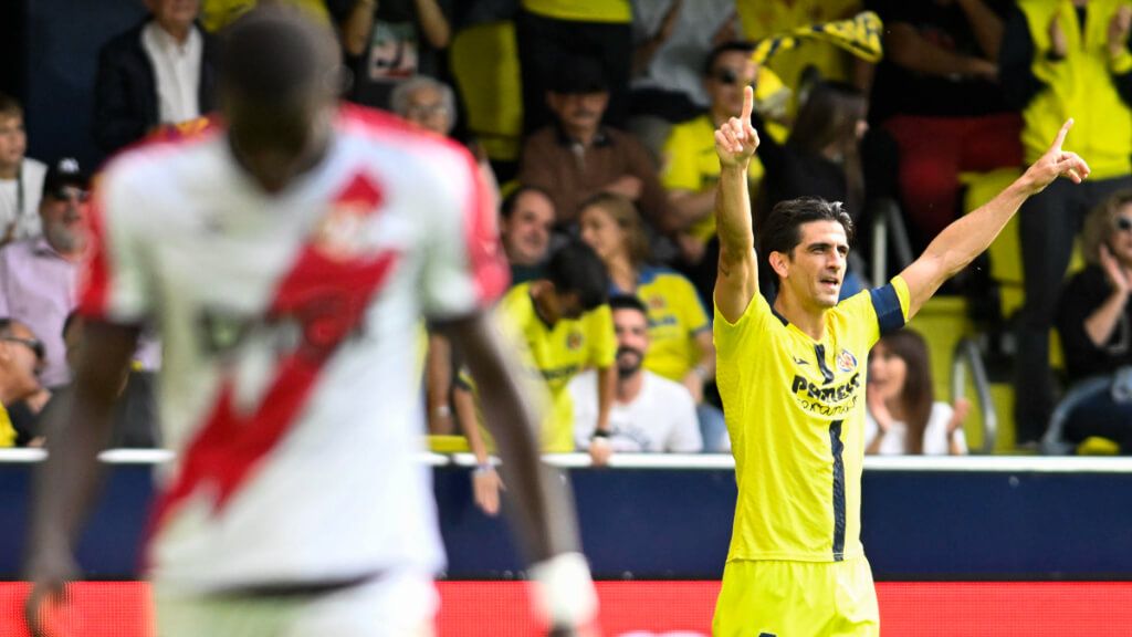 Gerard Moreno celebrando su gol contra el Rayo Vallecano (EFE)
