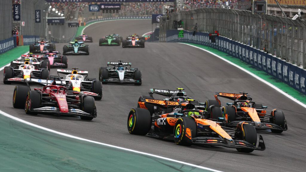  Lando Norris, liderando el Gran Premio de Brasil.