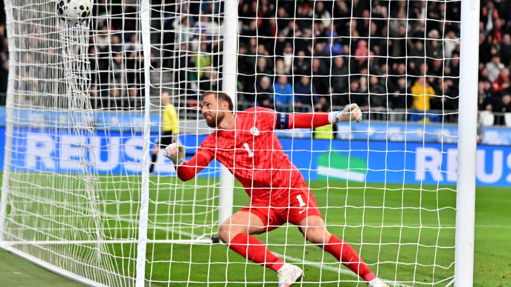  Jan Oblak concediendo un gol con Eslovenia (Cordon Press)