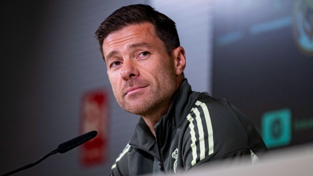  Xabi Alonso, en rueda de prensa.