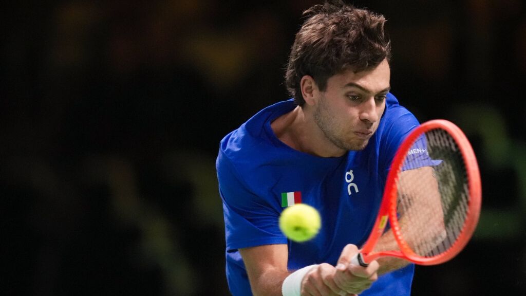 Flavio Cobolli mejoró en el segundo set ante Jaume Munar en el Italia-España (foto: Cordon Press)