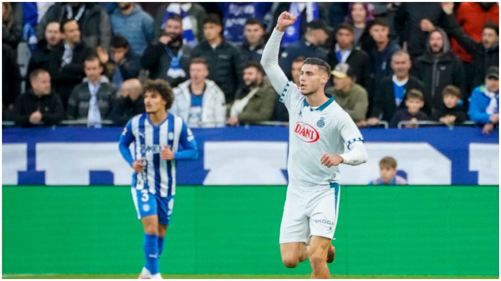  Roberto celebra el gol ante el Deportivo Alavés. (EFE)