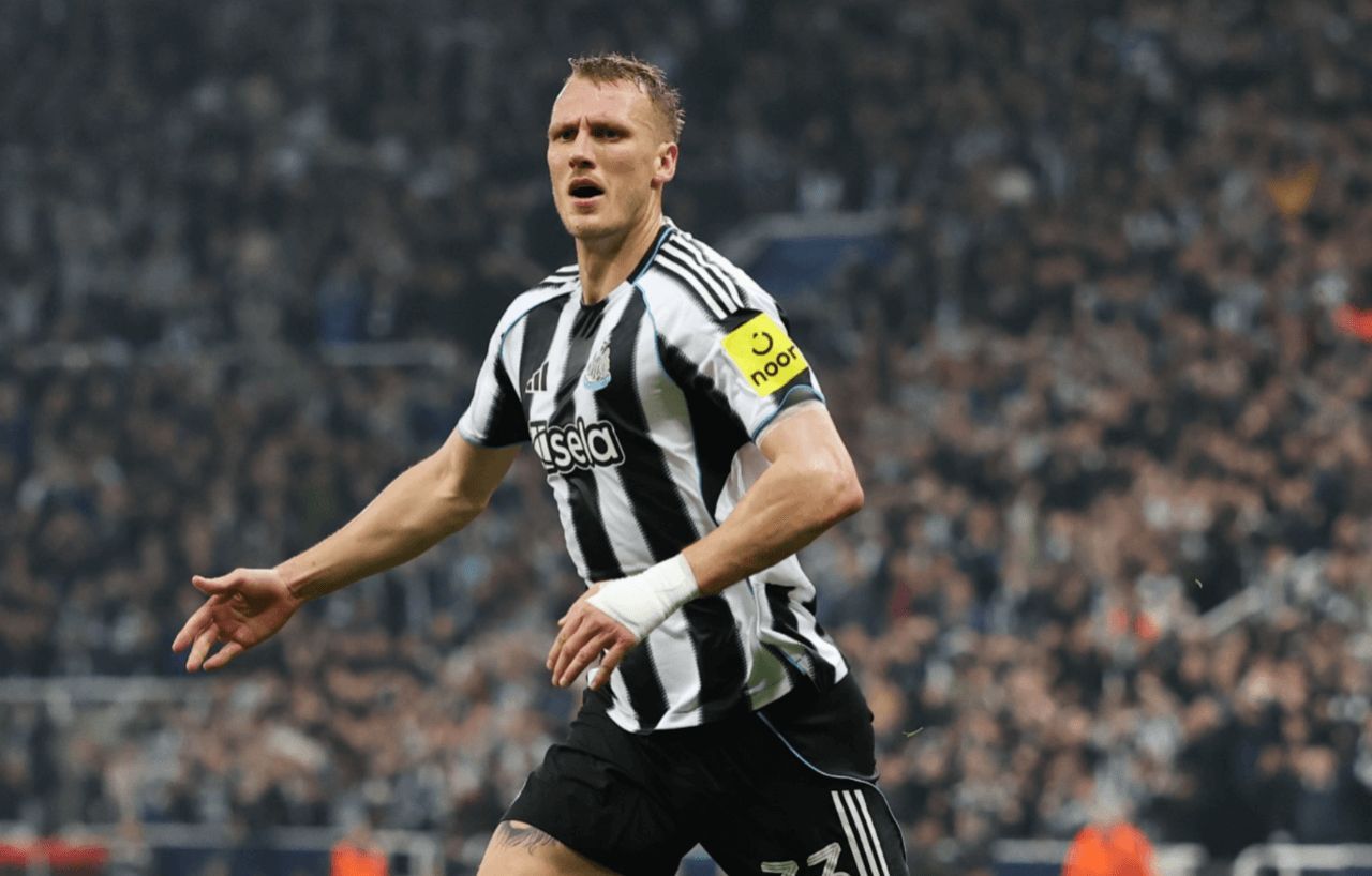  Acción del gol de Dan Burn en el Newcastle - Athletic.