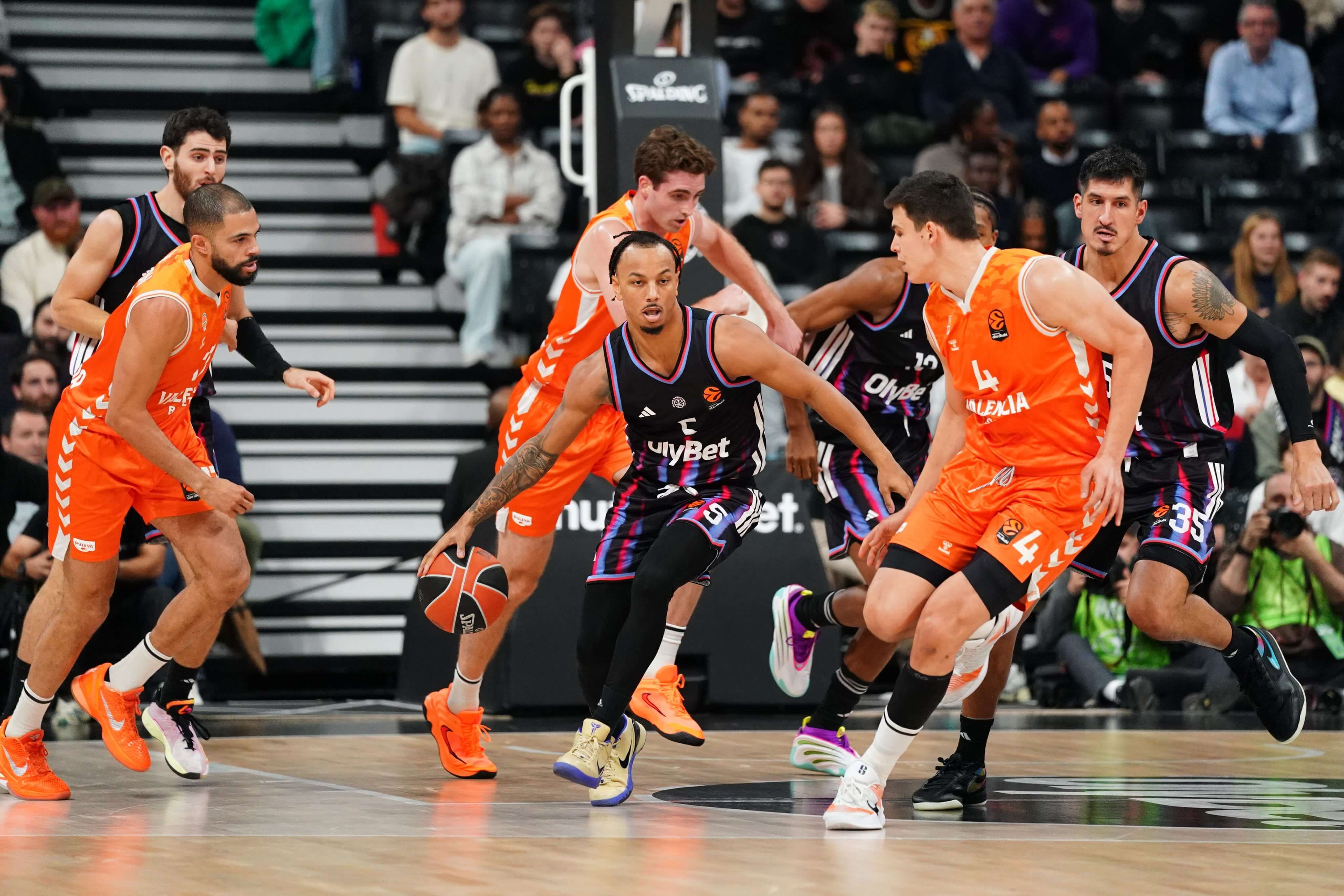 Valencia Basket cae al límite en París
