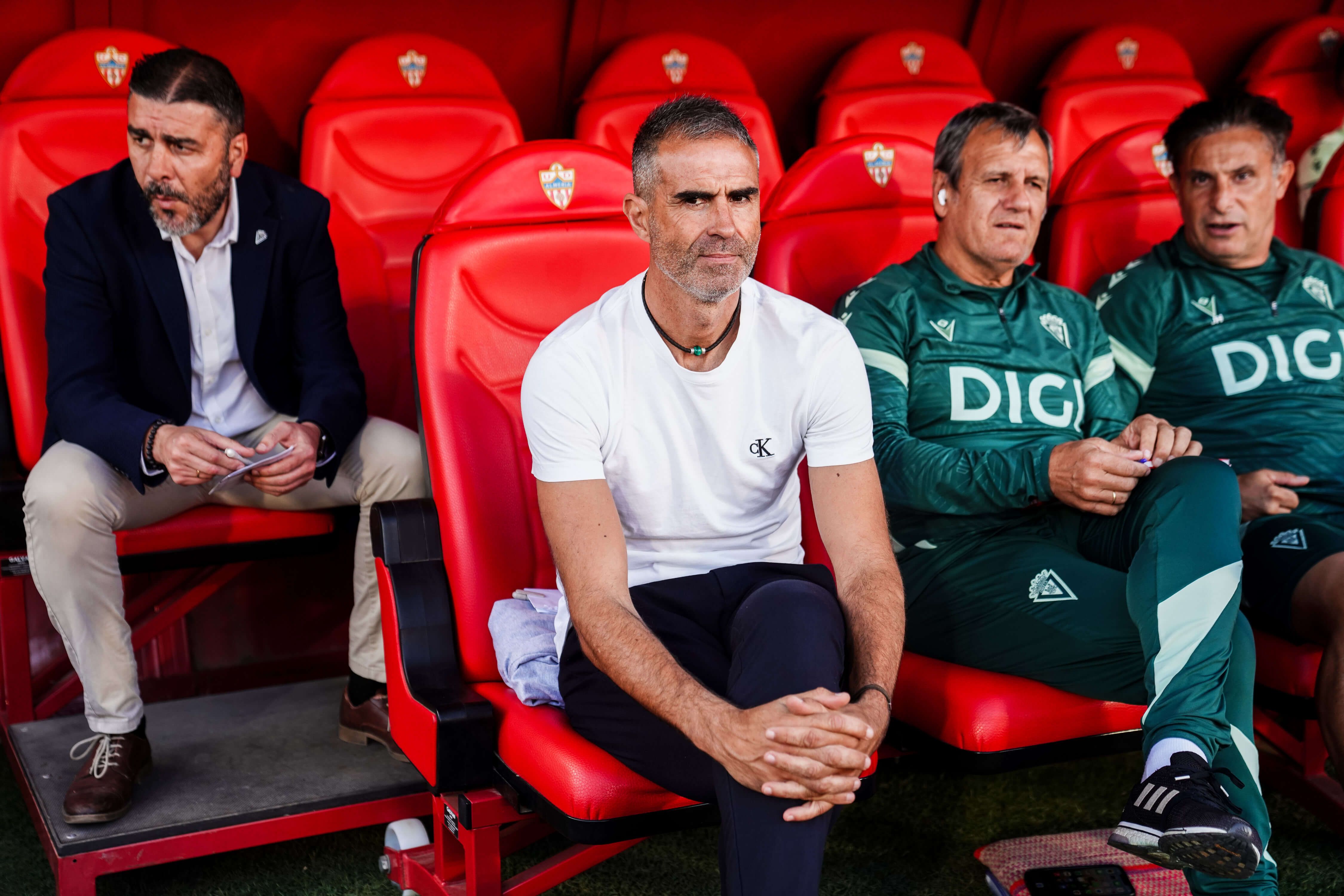 Gaizka Garitano, antes de arrancar el Almería-Cádiz.