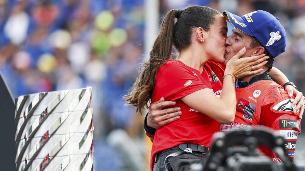  Gemma Pinto y Marc Márquez celebrando el Mundial (Fuente: Cordon Press)