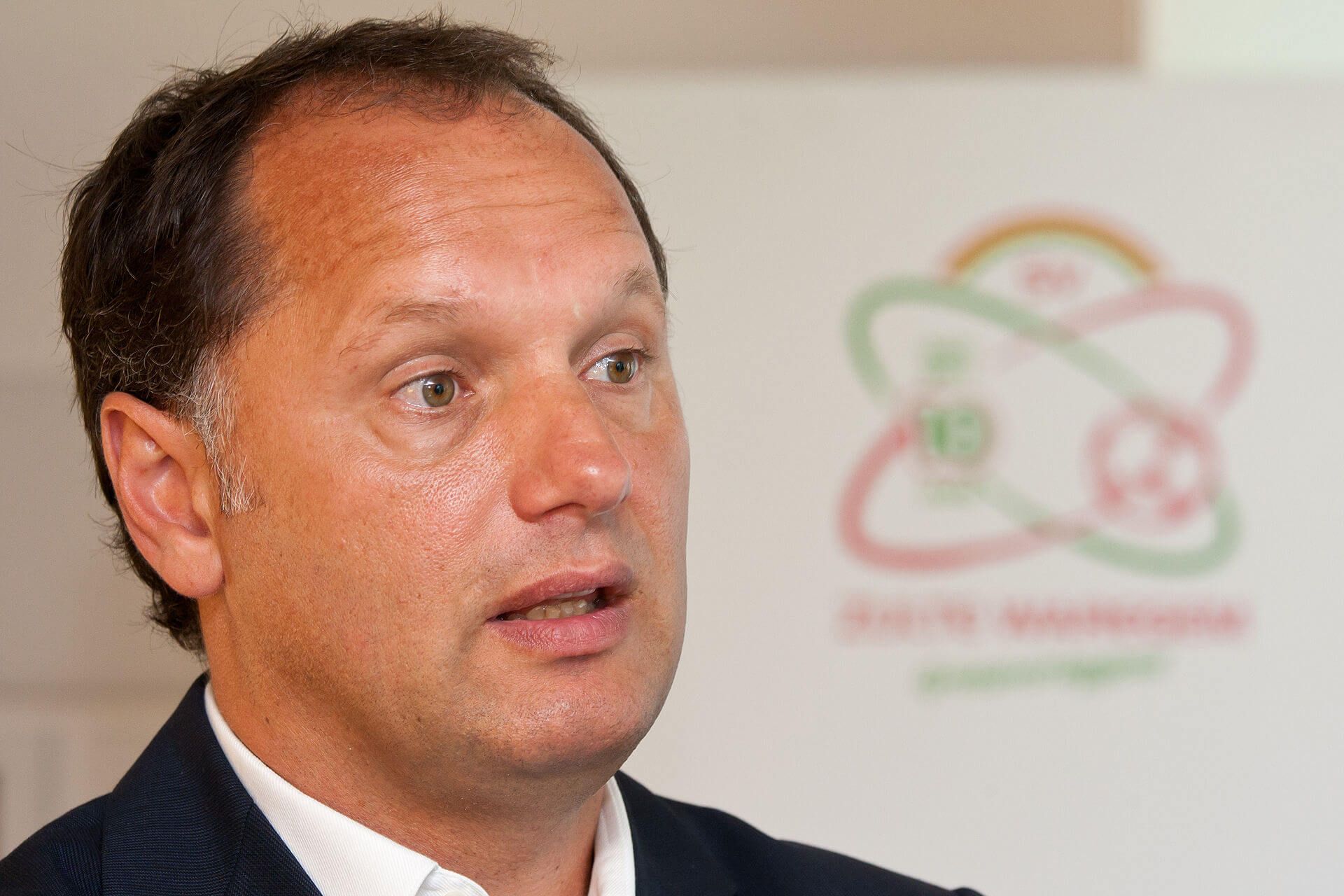  Hans Gillhaus ya conoce a Ron Gourlay