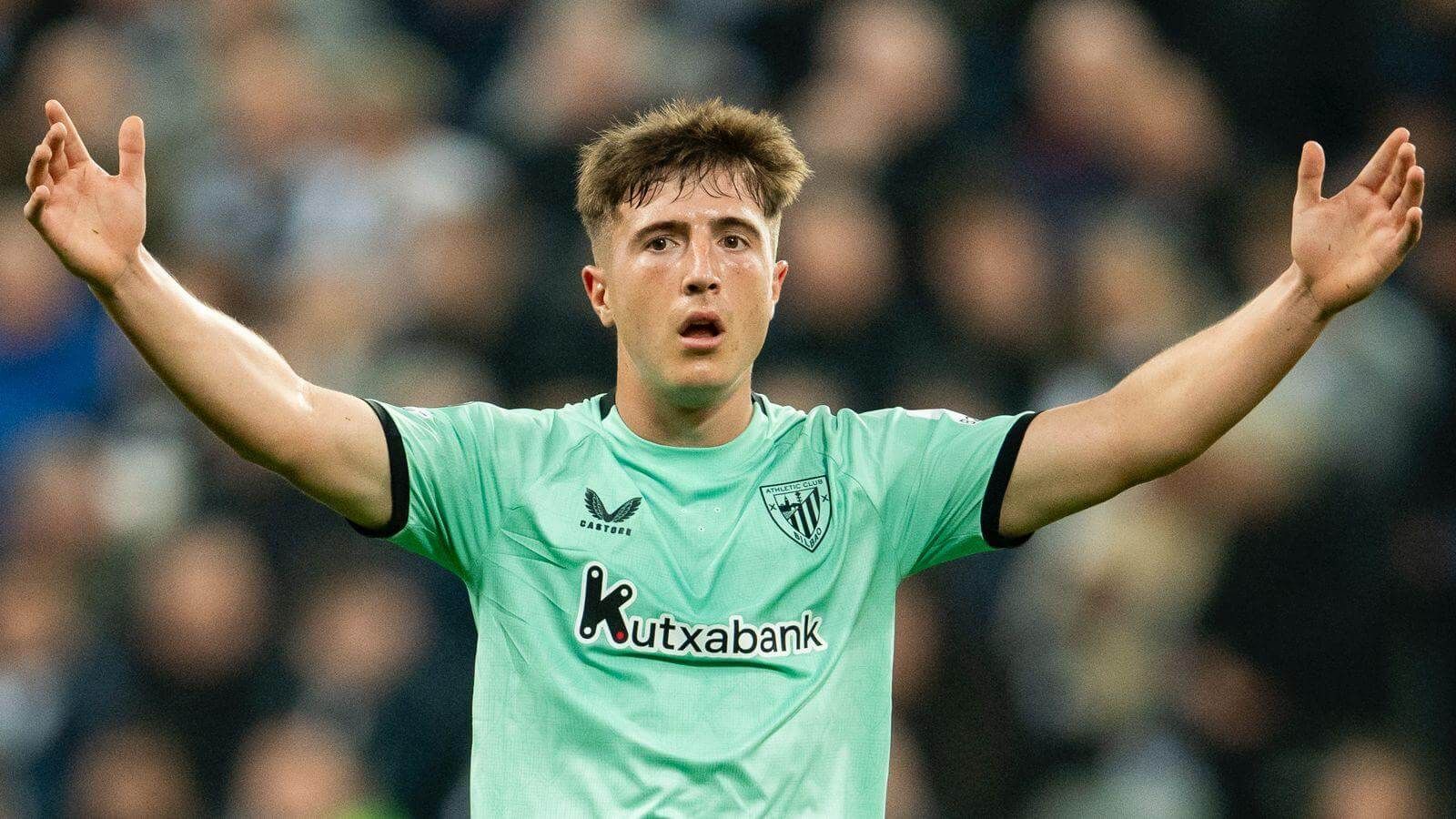 Gesto de Mikel Jauregizar en la derrota ante el Newcastle en la Champions League.