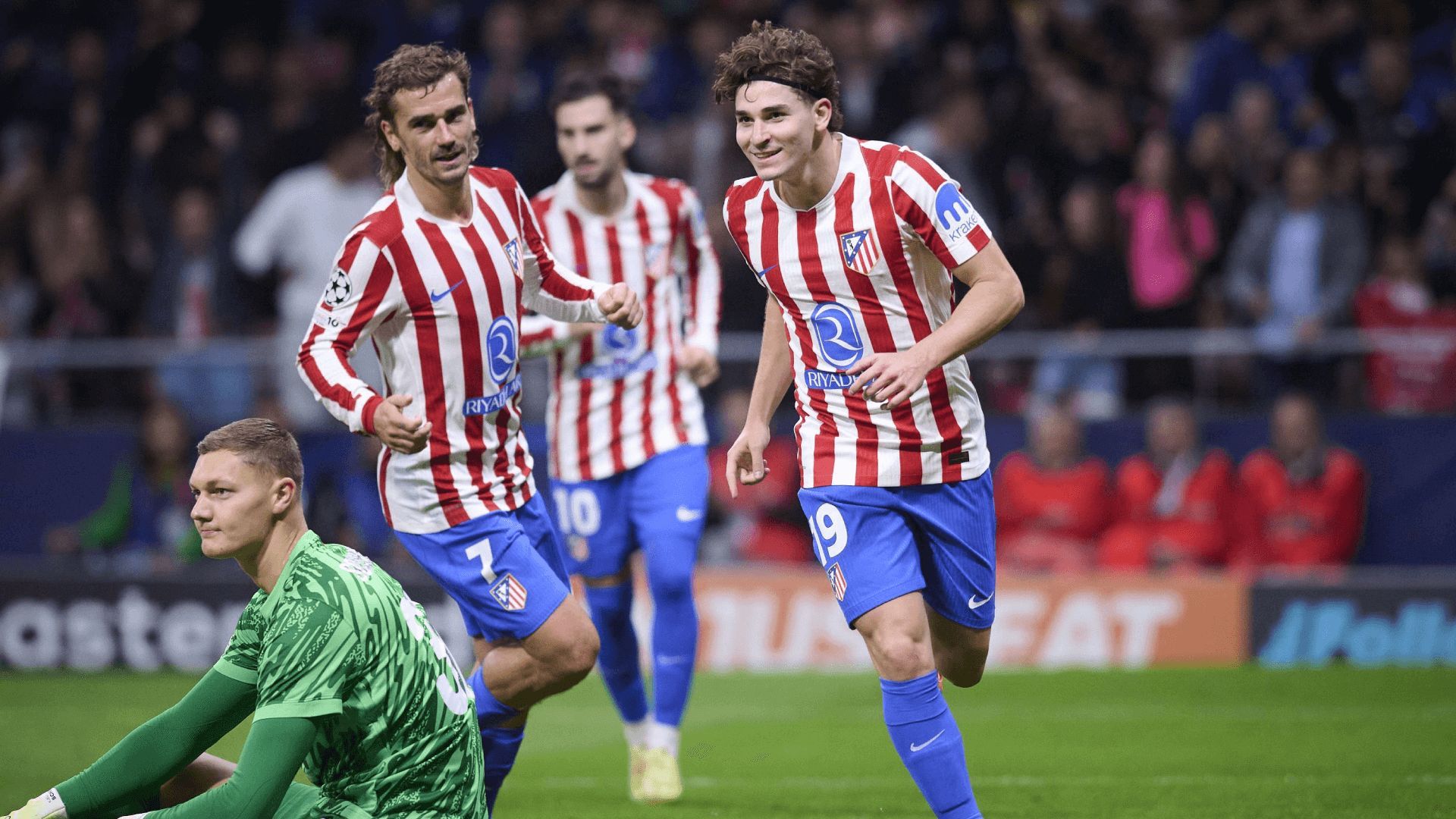  Julián Álvarez celebra su gol en el Atlético de Madrid ante el Union SG.
