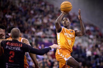  La primera derrota del Valencia Basket en Liga Endesa llega en Granada (85-79)