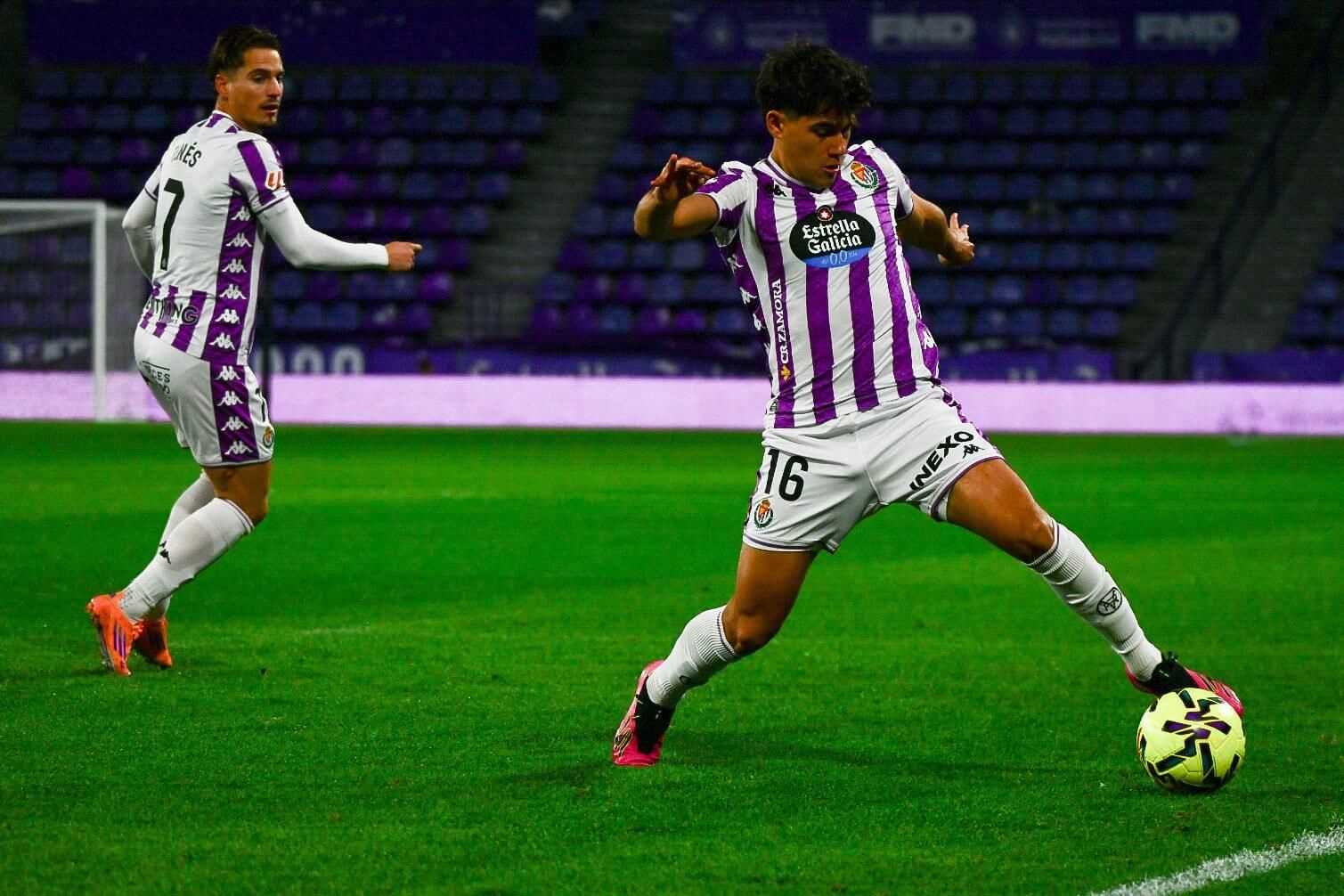 Mario Maroto, ante el Estrela Amadora.