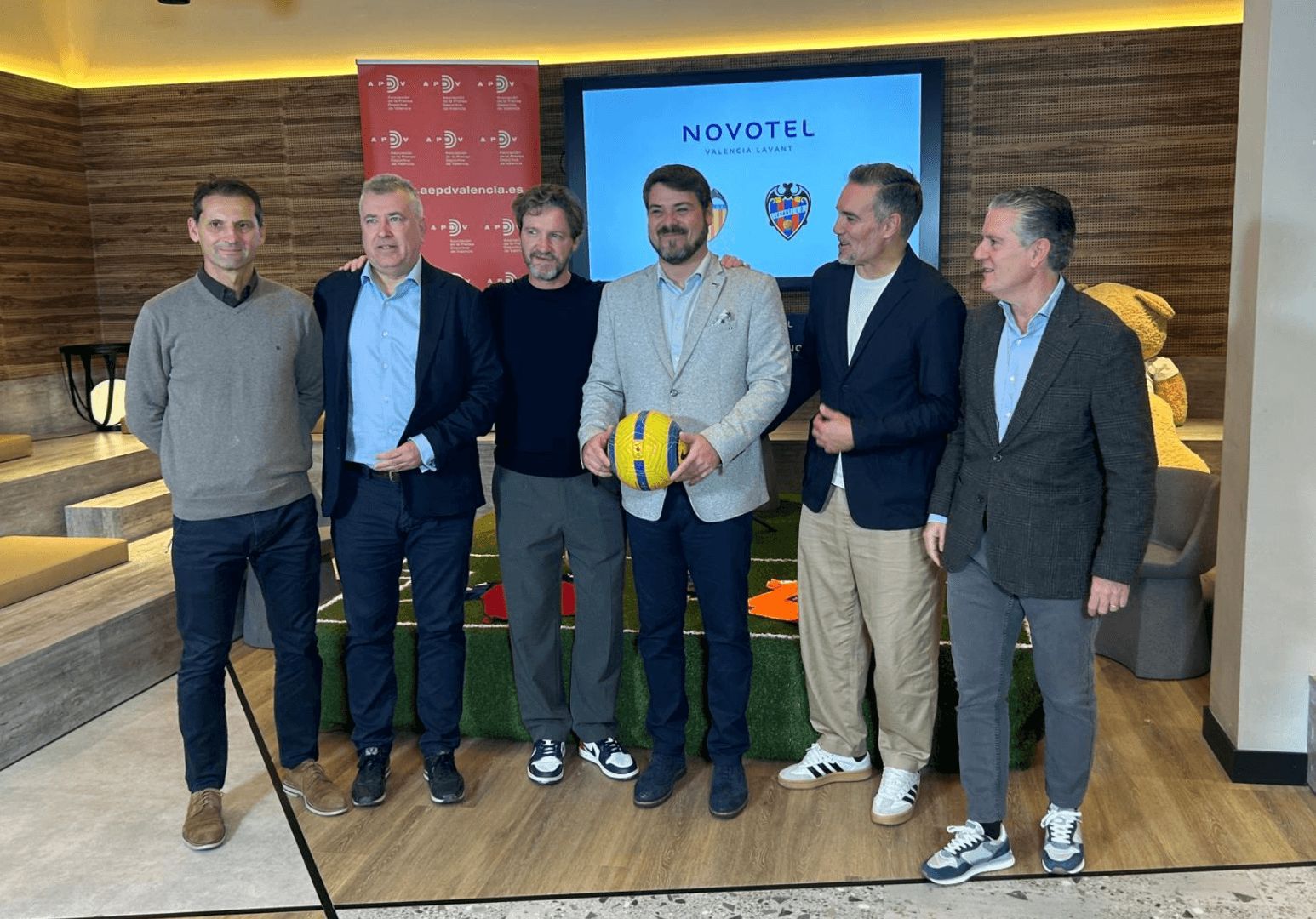  Mora y Mista recuerdan el gol fantasma