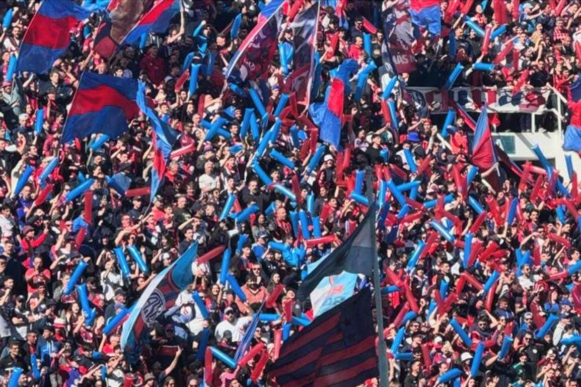 Afición de San Lorenzo, club por el que iba a firmar el joven fallecido.