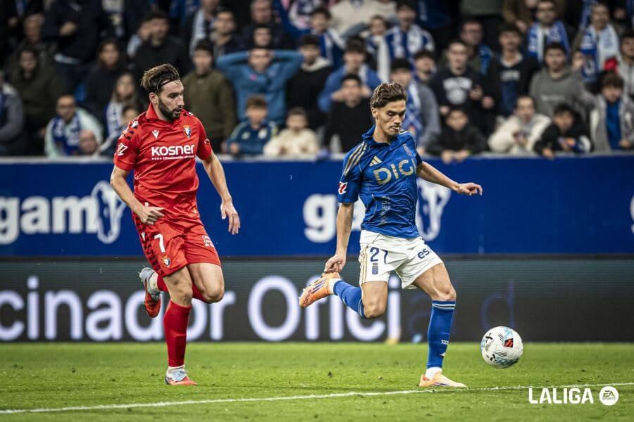 Pablo Agudín, durante el Real Oviedo - Osasuna en el Carlos Tartiere.