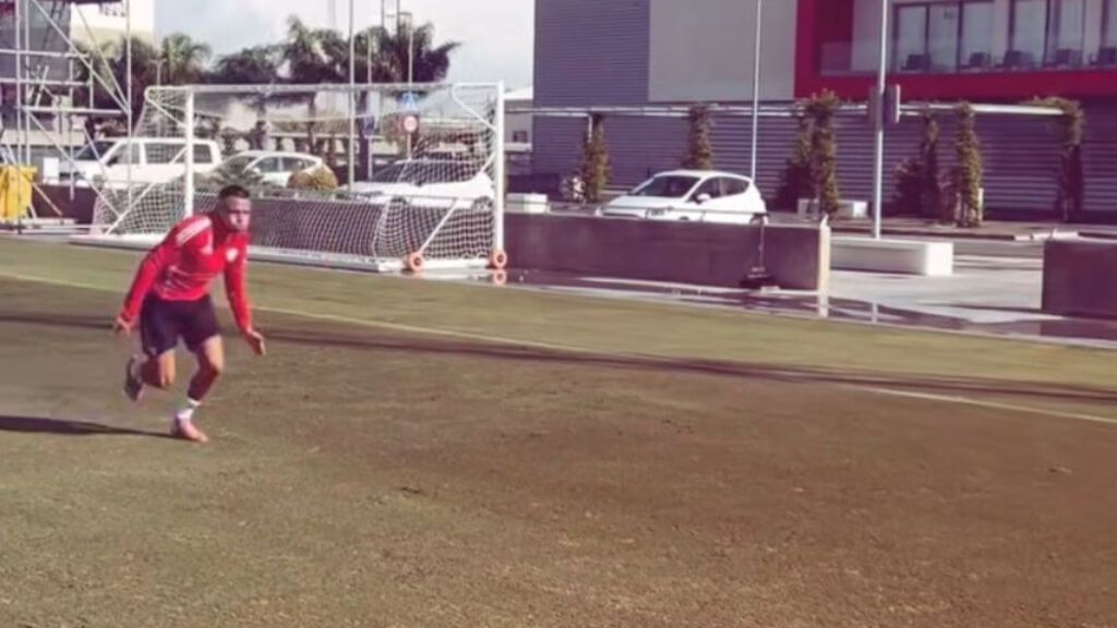  Alexis Sánchez, ejercitándose este domingo.