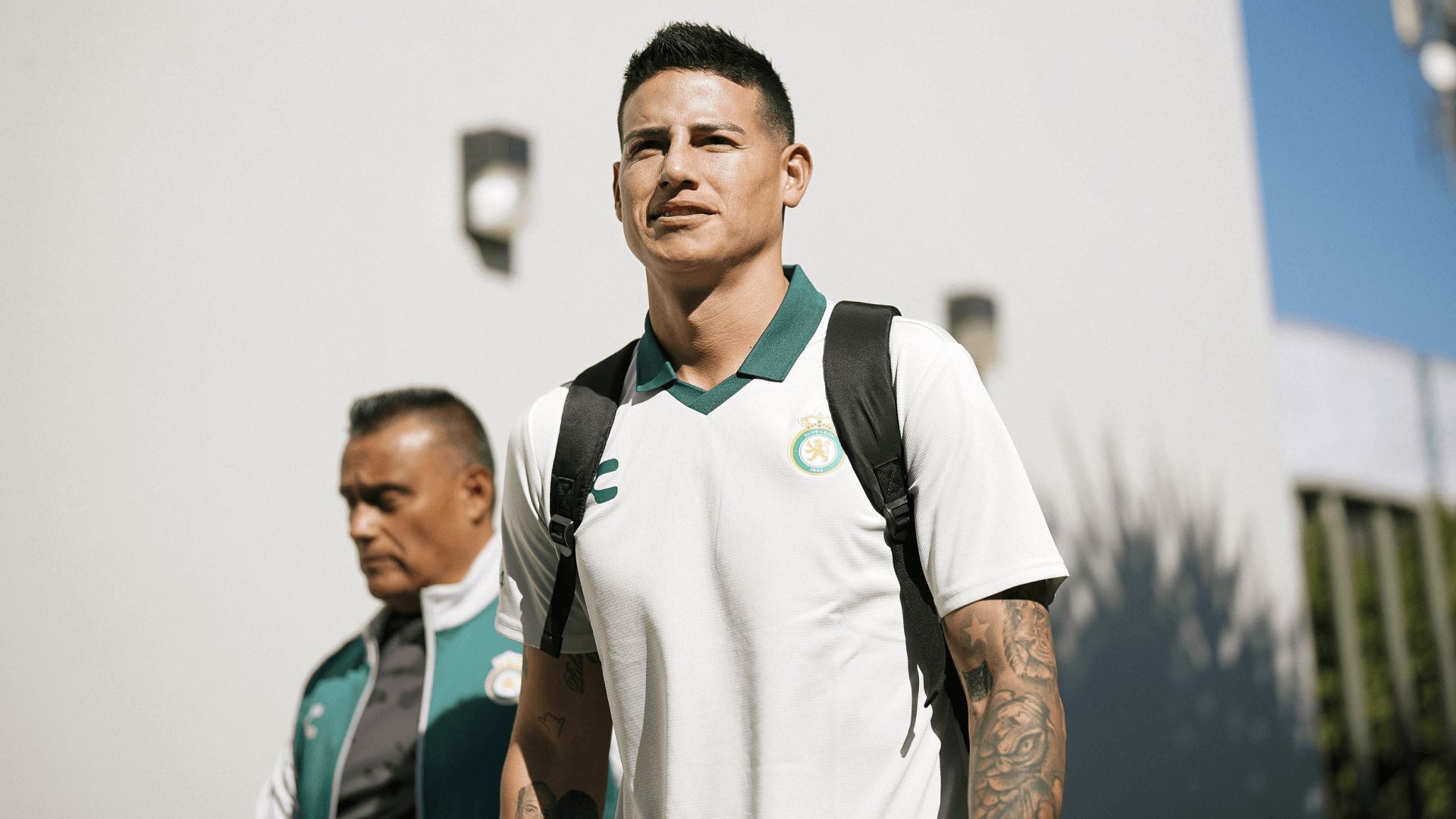 James Rodríguez, en un viaje con Club León.