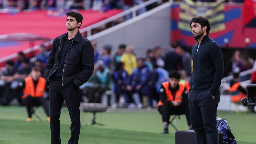 Pau Quesada, entrenador del Real Madird, y Pere Romeu, entrenador del Barcelona (Fuente: Europa Press)