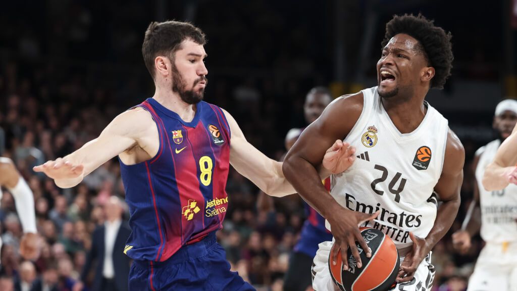  Dario Brizuela y Andres Feliz en el Real Madrid - Barcelona (Fuente: EFE)
