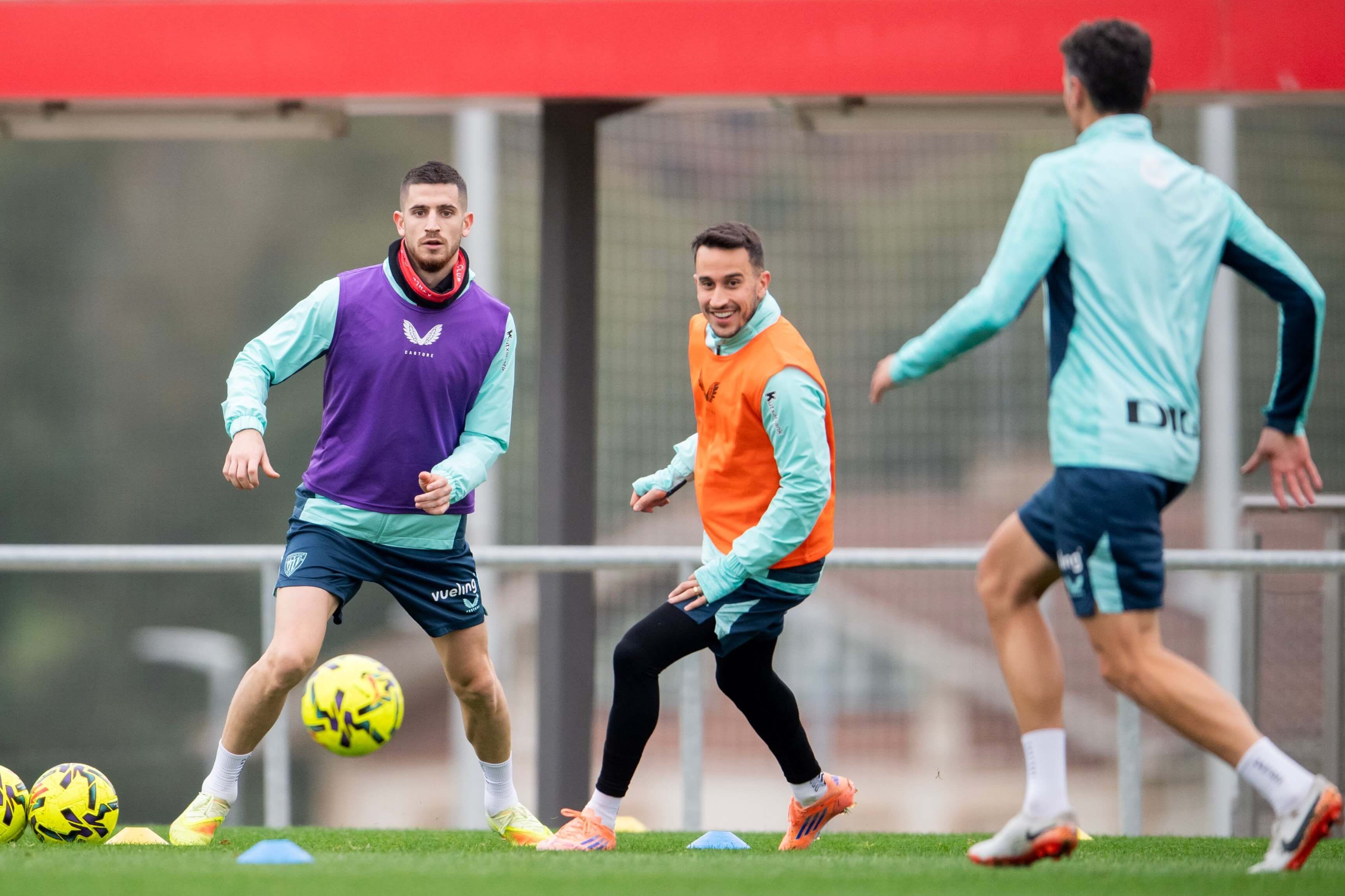 Oihan Sancet y Alx Berenguer, en el entrenamiento del martes en Lezama.