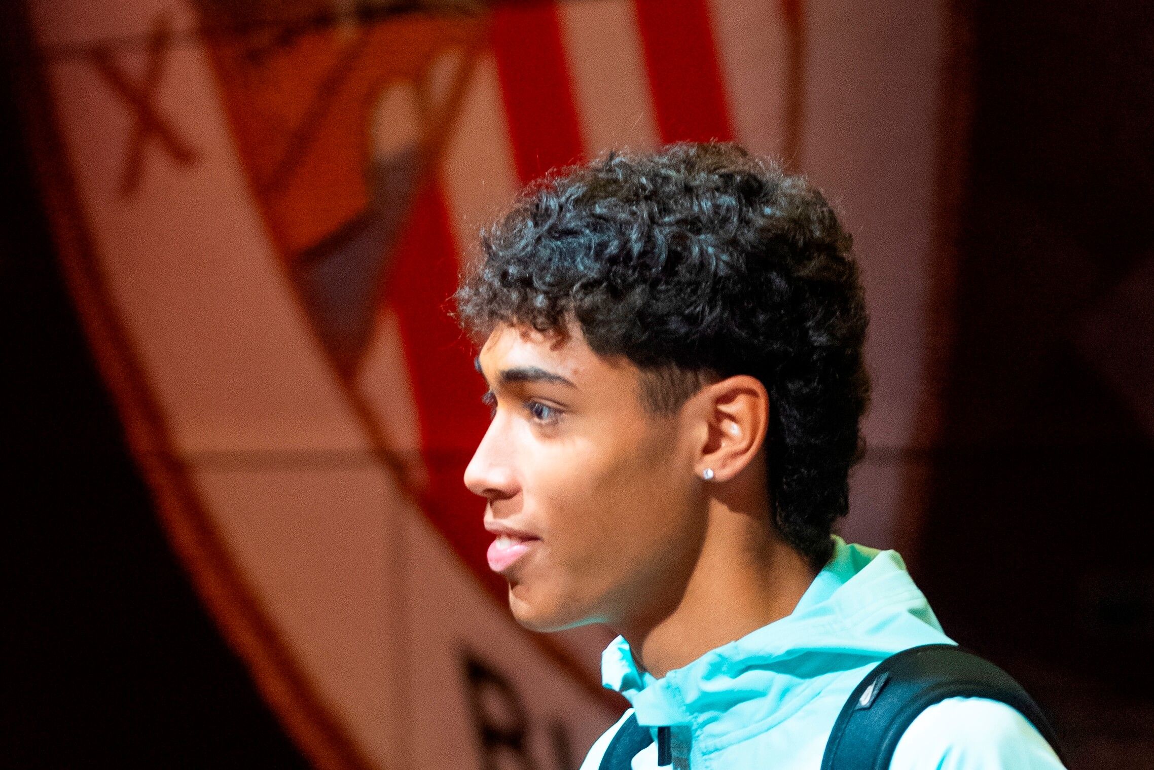  Selton baja del autobús para jugar ante el Real Oviedo en San Mamés.