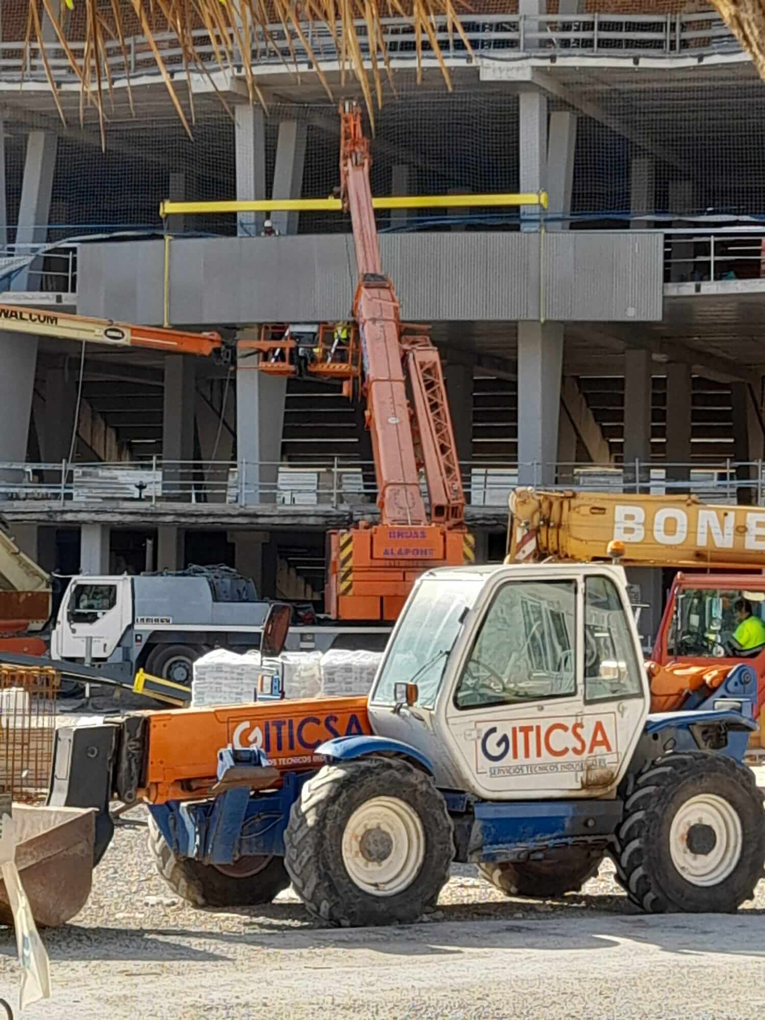 Tres detalles de cómo serán los balcones de la fachada