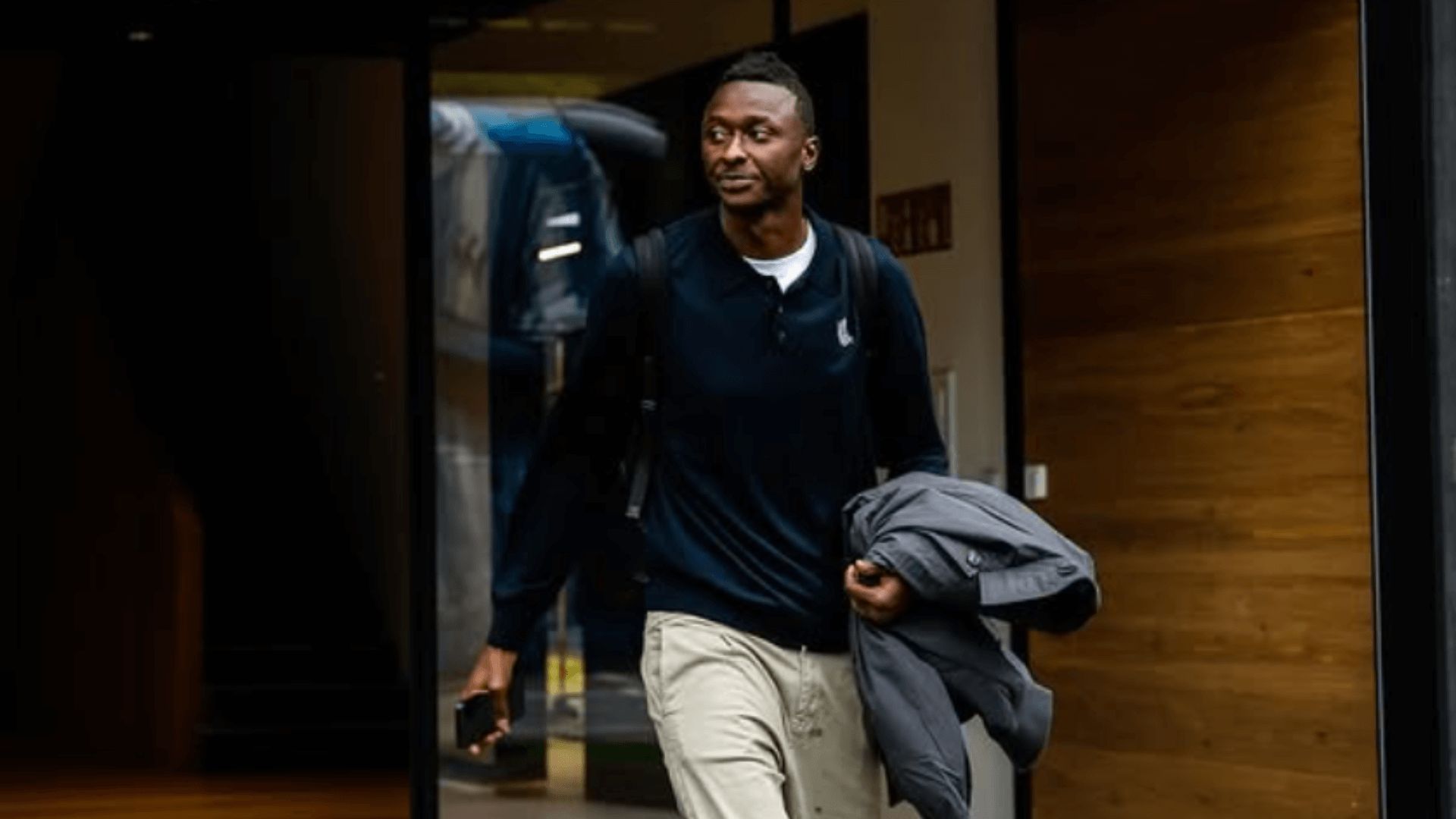  Umar Sadiq, en una concentración con la Real Sociedad.