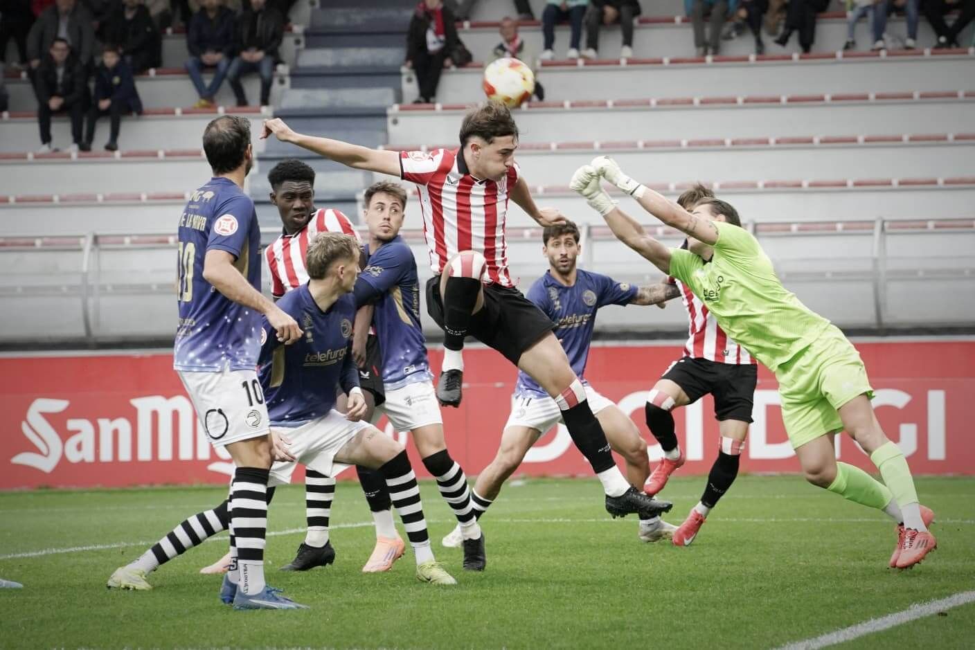  Imagen del partido Bilbao Athletic - Unionistas de Salamanca jugado el pasado sábado en Lezama.