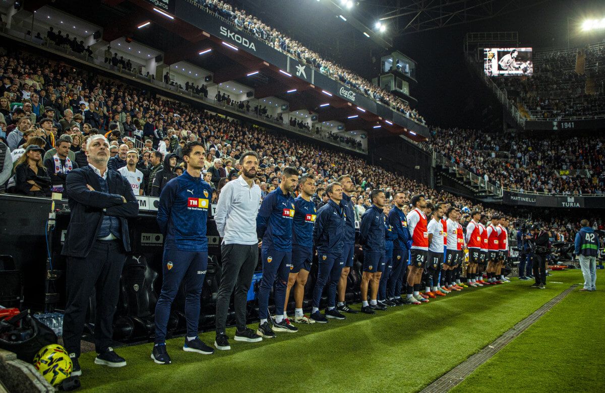 Minuto de silencio en Mestalla antes del Valencia-Betis