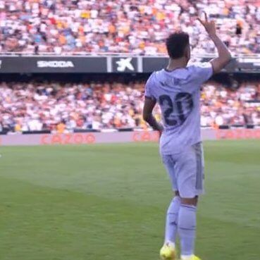  Vinicius manda al Valencia a Segunda en Mestalla