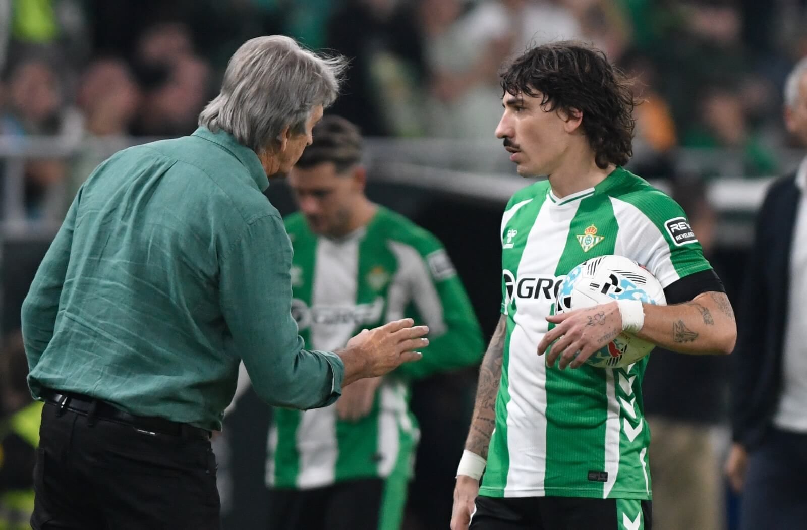  Bellerín, dialogando con Pellegrini