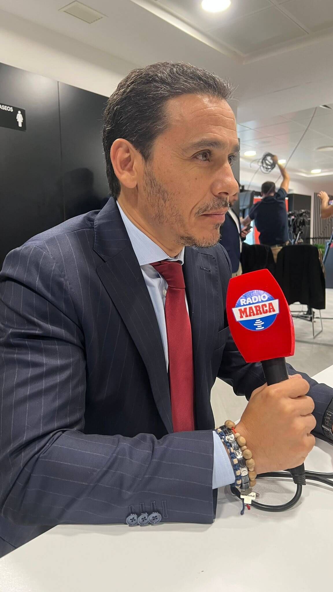  Del Nido Carrasco, con los compañeros de Radio Marca.