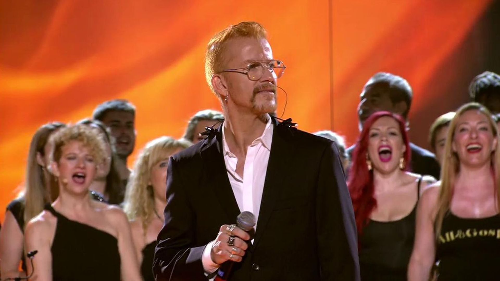 Enrique Anaur y el coro All4Gospel