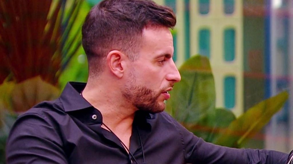 Iñigo confiesa que tuvo una relación con una mujer trans al escuchar a Edurne en su 'curva de la vida': "Es conocida"