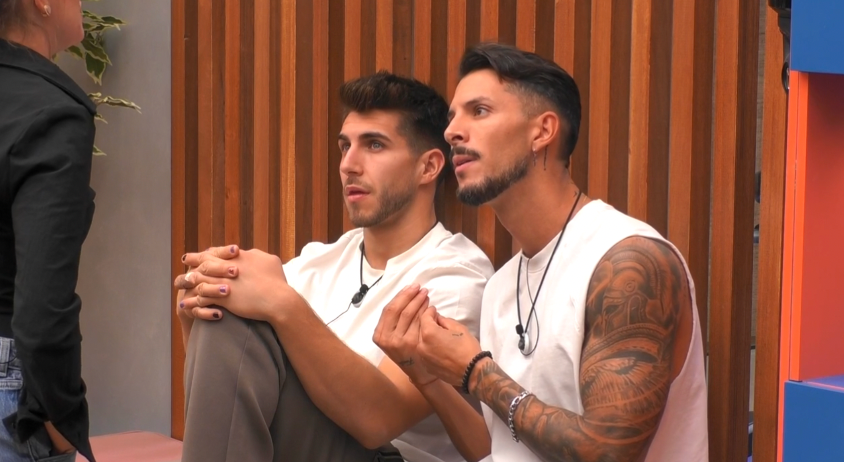 Cristian discutiendo con Aroa