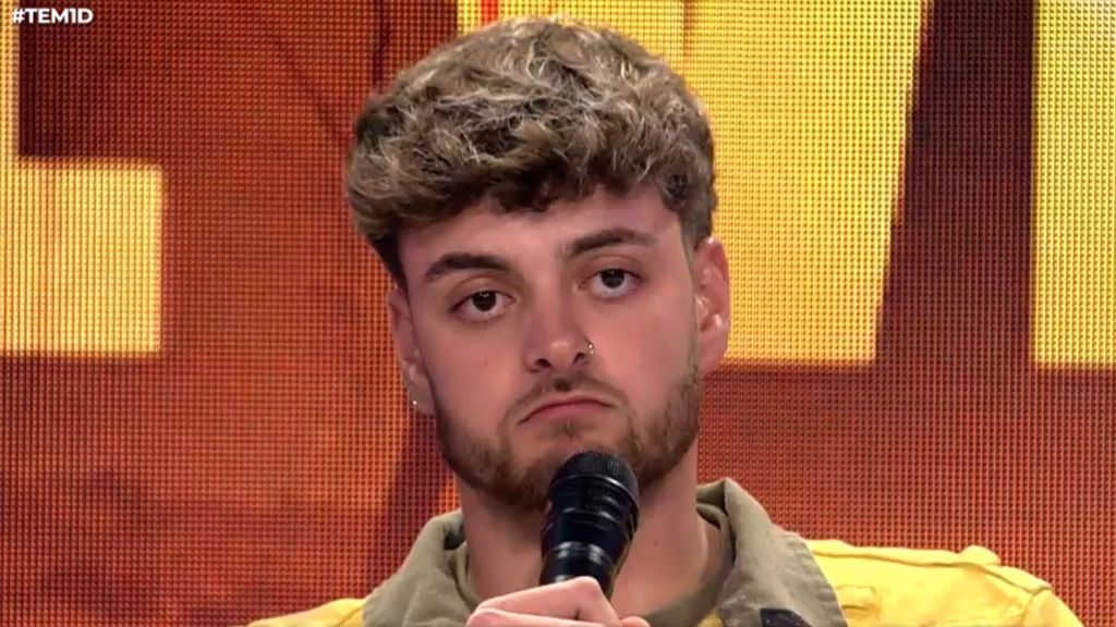 Un guarda rural honra la memoria de su compañero fallecido en los incendios de León denunciando sus condiciones laborales: "Seguimos exactamente igual"