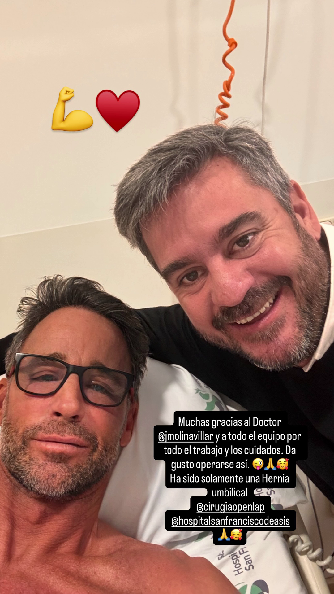 La foto de Álvaro Muñoz Escassi en el hospital