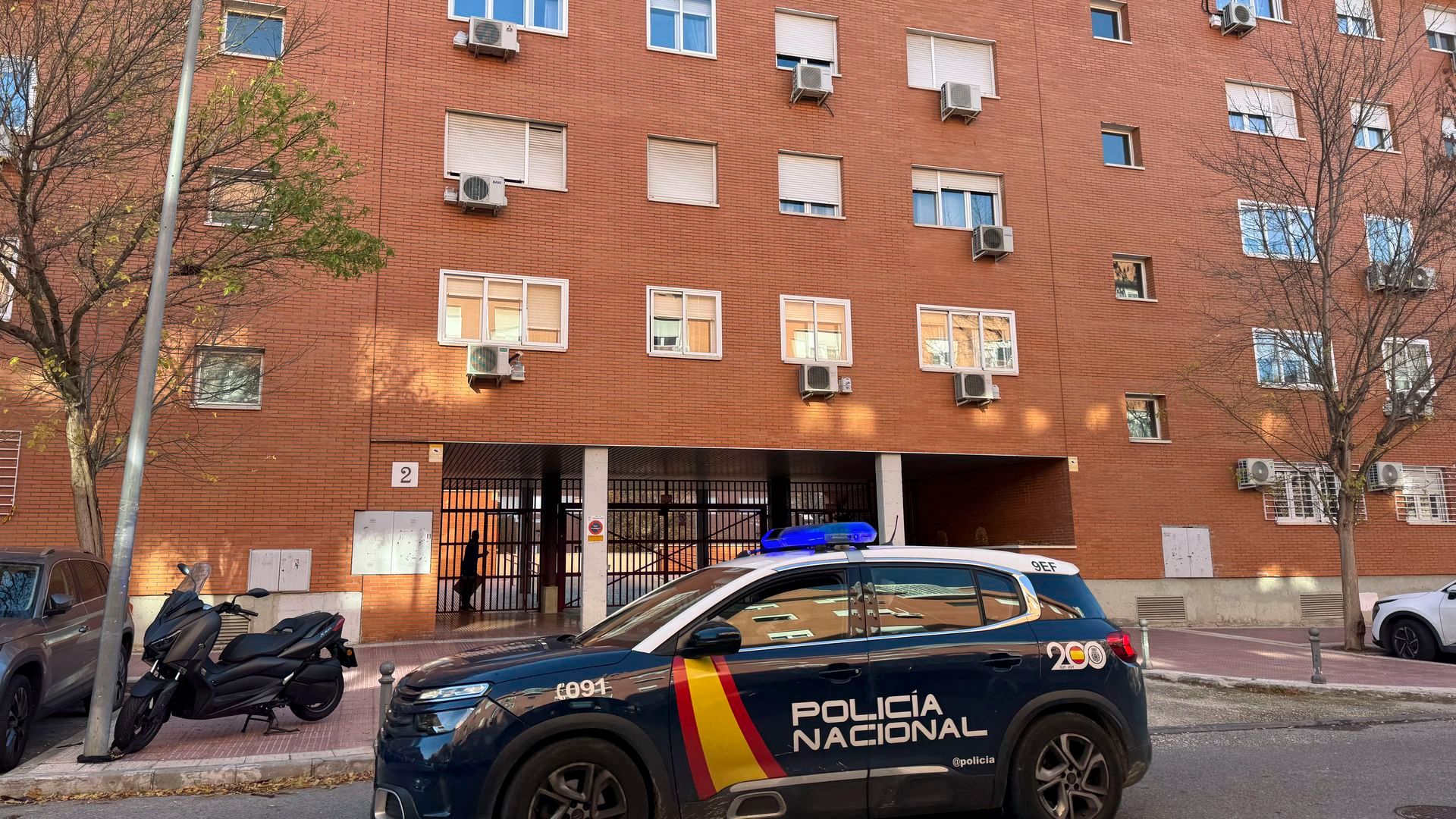 La mujer asesinada en Madrid y su pareja, que se suicidó, tenían dos hijas de 13 y 17 años