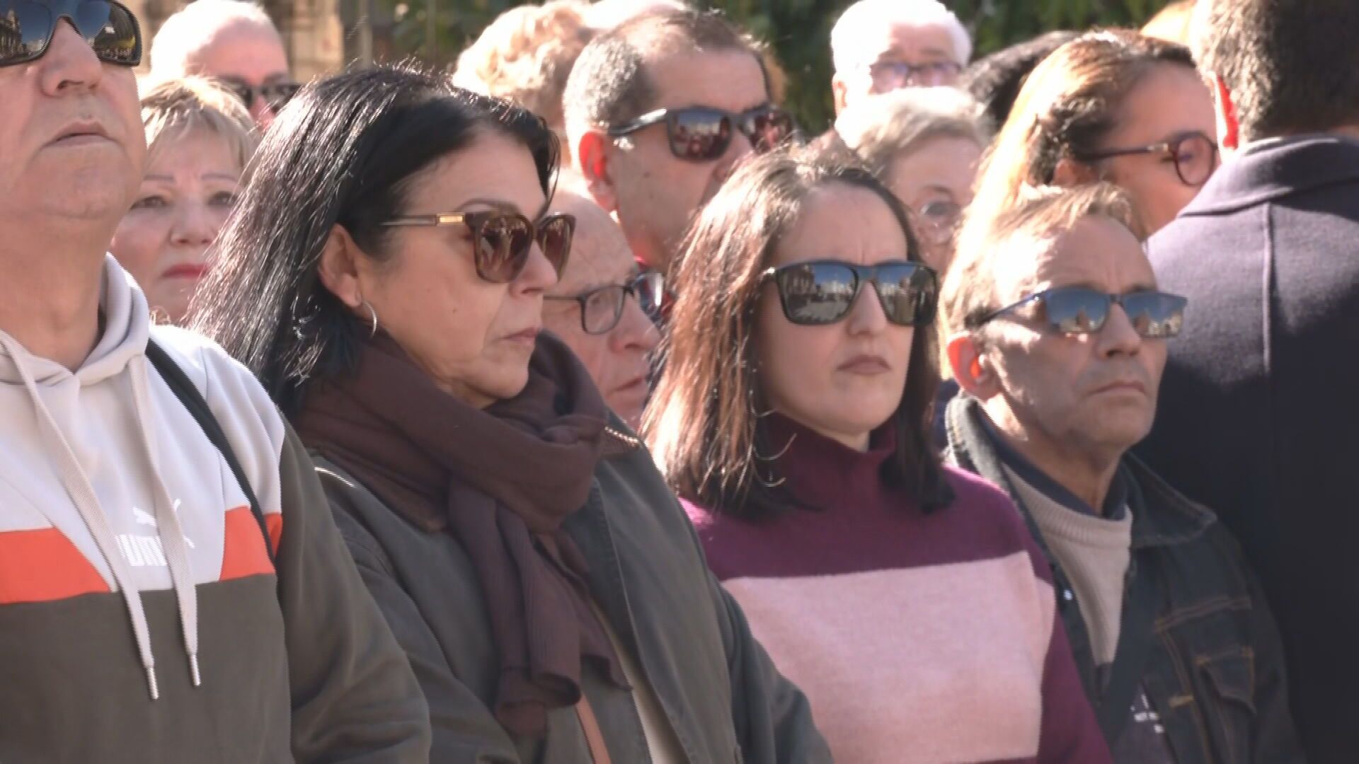 Minuto de silencio en Jaén por el suicidio de dos menores