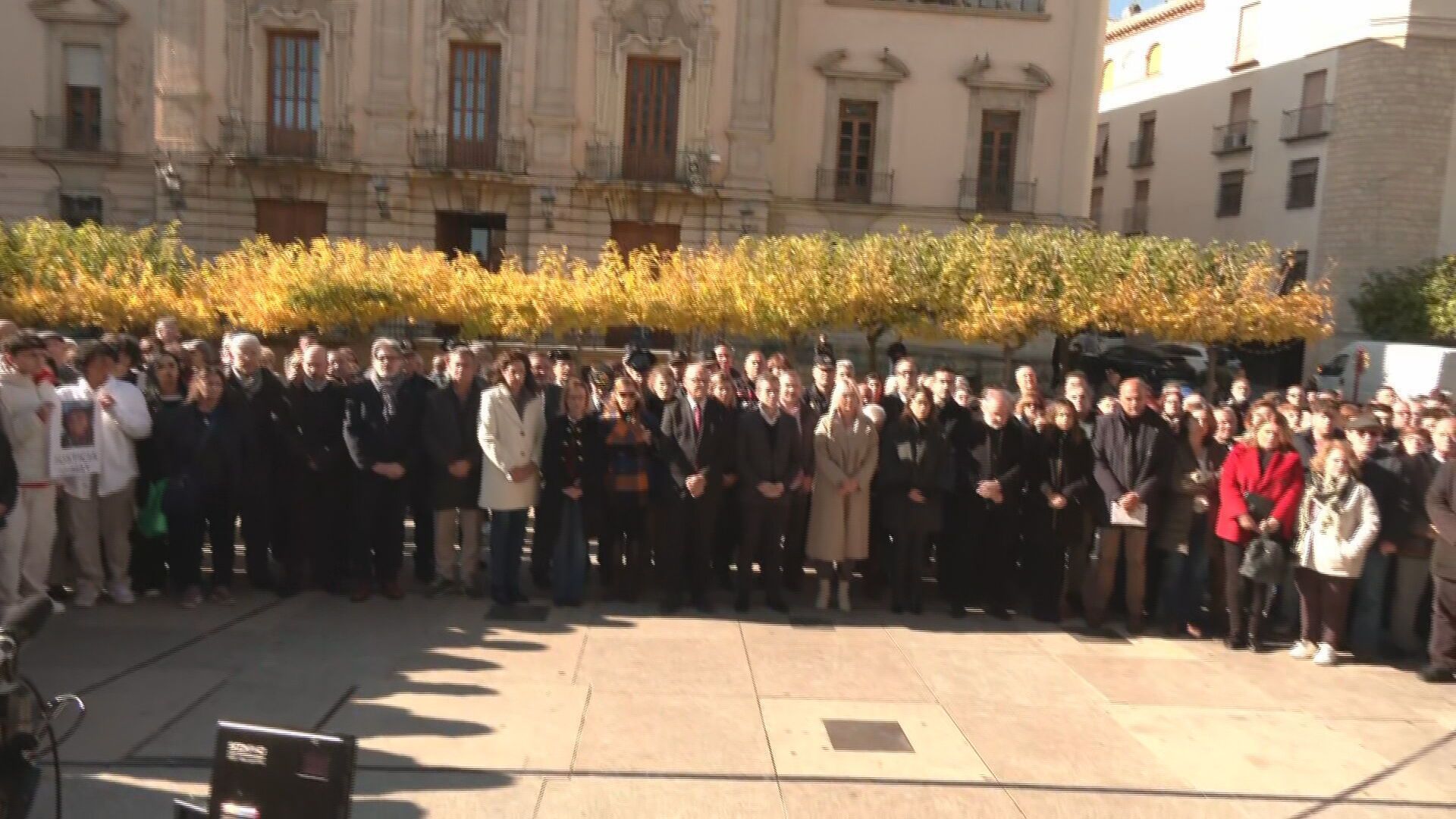 Minuto de silencio por las niñas halladas muertas en Jaén