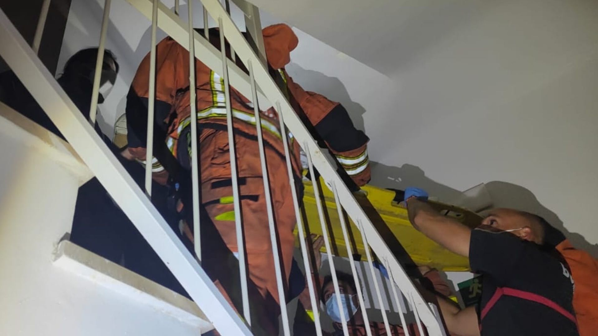 Muere un hombre de 75 años en el incendio de su vivienda, en Valencia: los vecinos escucharon una fuerte explosión