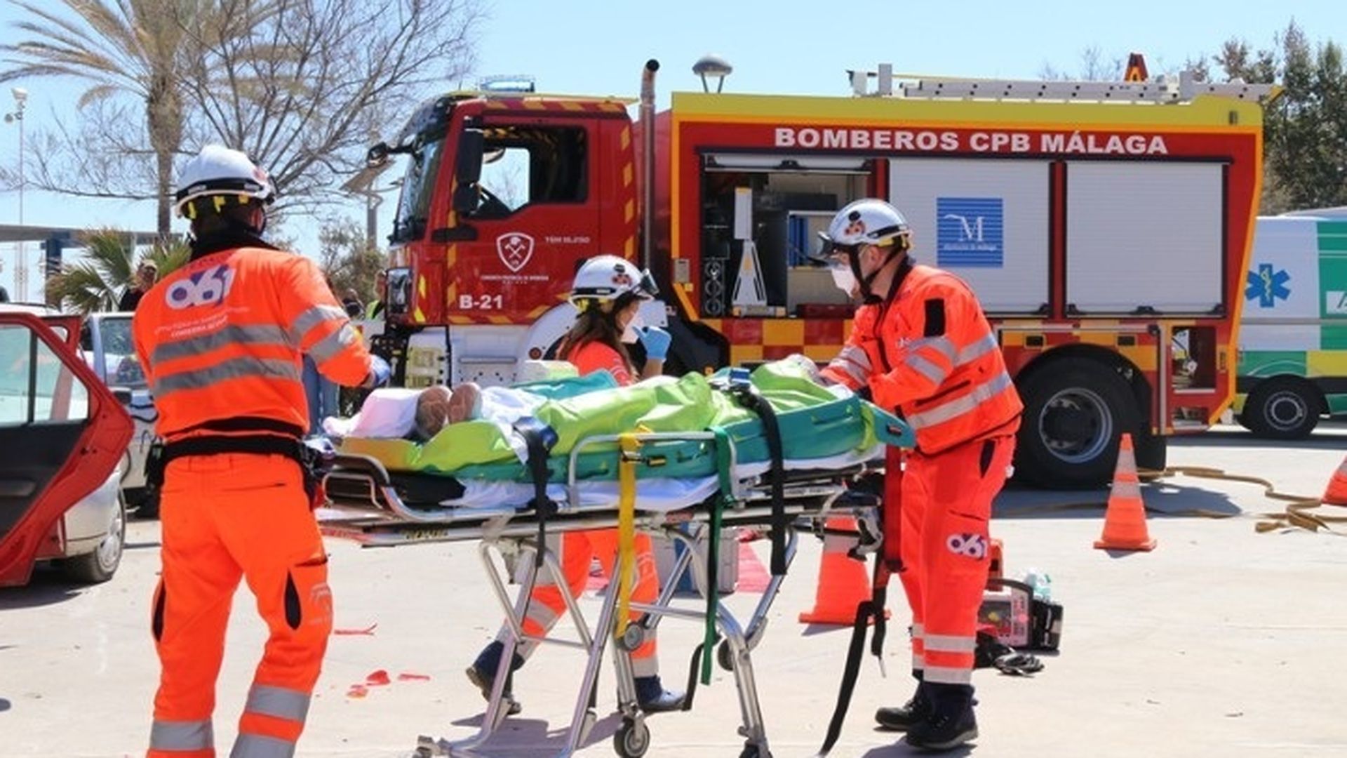 Muere una mujer de 76 años en el incendio de una vivienda en Fuengirola, Málaga: otro hombre tuvo que ser trasladado al hospital