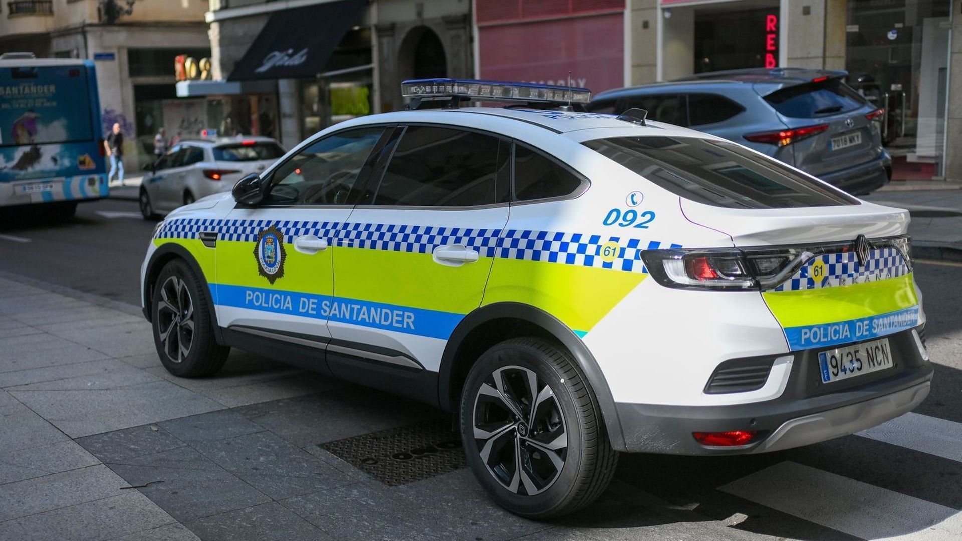 Archivo - Vehículo de la Policía Local de Santander